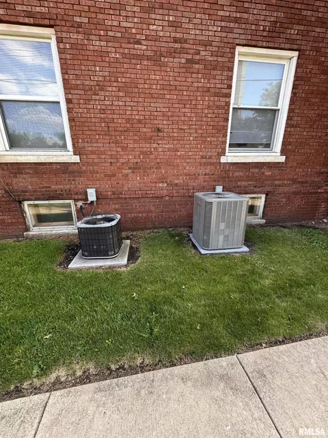 Other - 60 E Ash St, Canton, IL 61520 photo 4 of 14