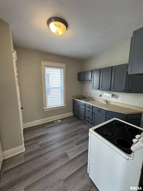 Kitchen - 60 E Ash St, Canton, IL 61520 photo 1 of 4