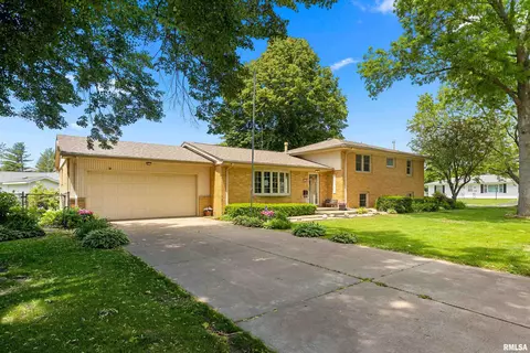 816 Franklin Ave, Galesburg, IL 61401