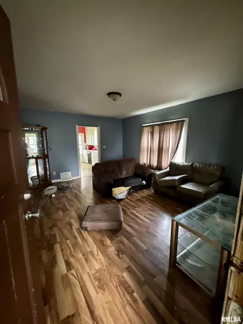 405 Hamilton St, Washington, IL 61571 photo 3