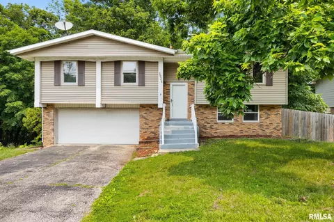 5926 N Tampico Dr, Peoria, IL 61614