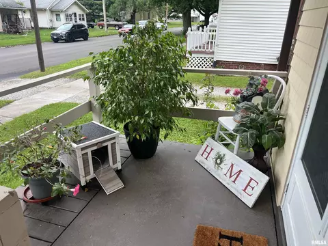 313 N Edwards St, Macomb, IL 61455 photo 2