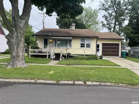 313 N Edwards St, Macomb, IL 61455