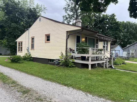 313 N Edwards St, Macomb, IL 61455 photo 5