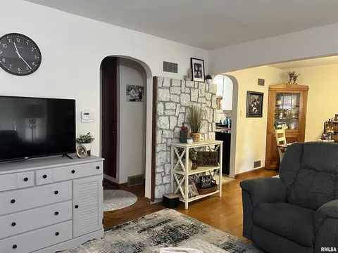313 N Edwards St, Macomb, IL 61455 photo 8