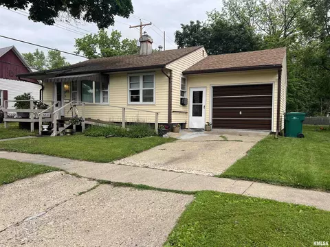313 N Edwards St, Macomb, IL 61455 photo 3