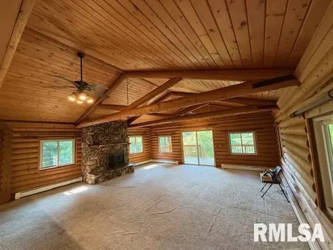 Living - 1 Marty Ln, Macomb, IL 61455 photo 5 of 11