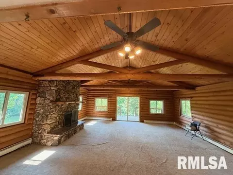 Living - 1 Marty Ln, Macomb, IL 61455 photo 1 of 11