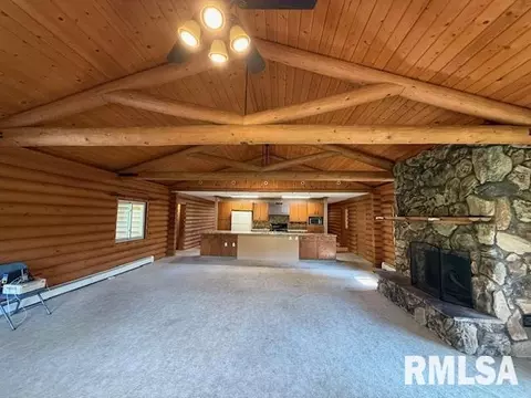 Living - 1 Marty Ln, Macomb, IL 61455 photo 2 of 11