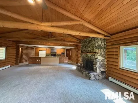 Living - 1 Marty Ln, Macomb, IL 61455 photo 6 of 11