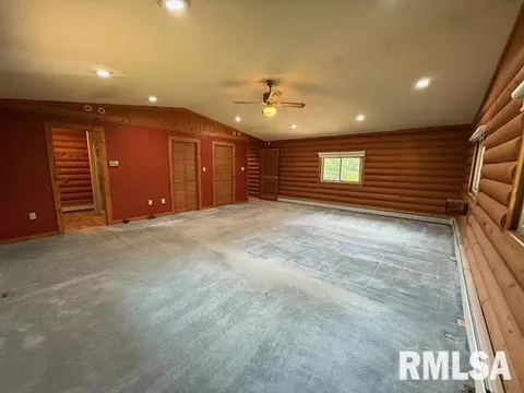 Living - 1 Marty Ln, Macomb, IL 61455 photo 7 of 10