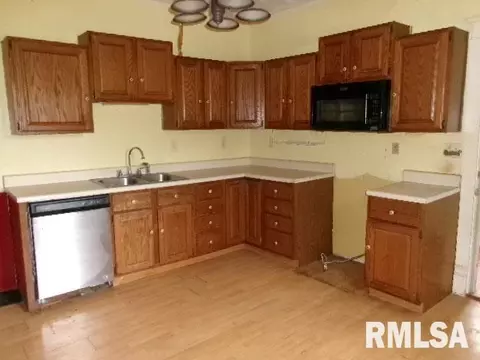 Kitchen - 896 E Chestnut St, Canton, IL 61520 photo 1 of 1
