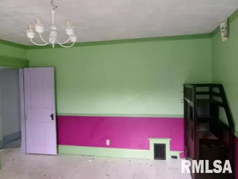 Bedroom - 896 E Chestnut St, Canton, IL 61520 photo 5 of 10