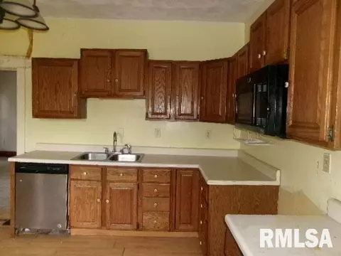 Other - 896 E Chestnut St, Canton, IL 61520 photo 4 of 7