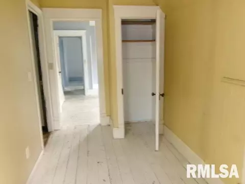 Entry Way - 896 E Chestnut St, Canton, IL 61520 photo 3 of 3