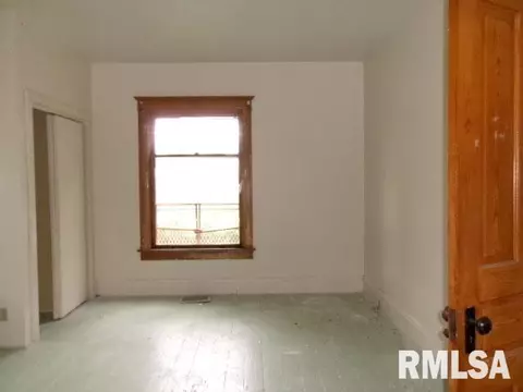 Bedroom - 896 E Chestnut St, Canton, IL 61520 photo 2 of 10