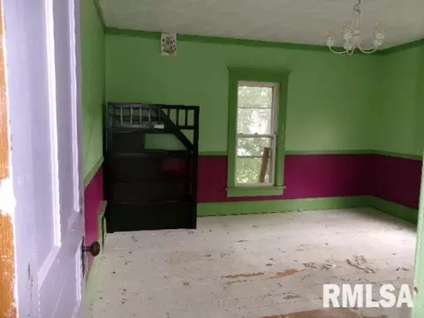Bedroom - 896 E Chestnut St, Canton, IL 61520 photo 3 of 10