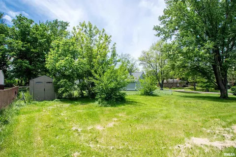 Exterior - 116 Sunset Ln, Germantown Hills, IL 61548 photo 9 of 10