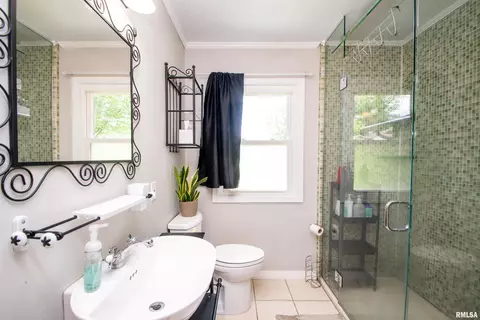 Bath - 116 Sunset Ln, Germantown Hills, IL 61548 photo 1 of 3