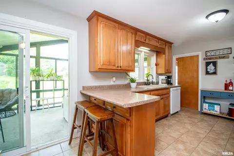 Kitchen - 116 Sunset Ln, Germantown Hills, IL 61548 photo 6 of 6