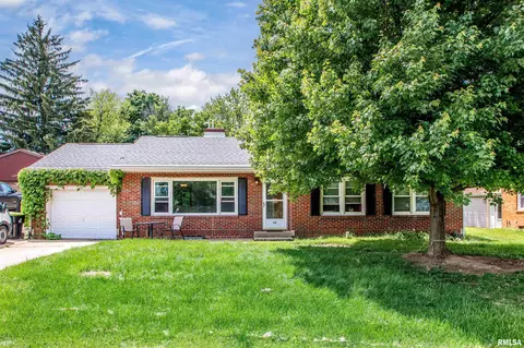 Exterior - 116 Sunset Ln, Germantown Hills, IL 61548 photo 3 of 10