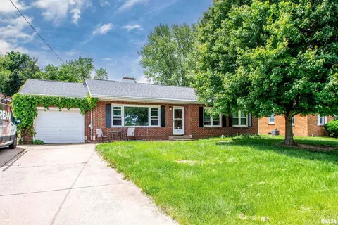 116 Sunset Ln, Germantown Hills, IL 61548