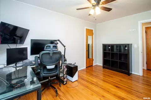 Bedroom - 116 Sunset Ln, Germantown Hills, IL 61548 photo 4 of 6