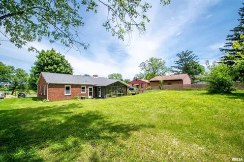 Exterior - 116 Sunset Ln, Germantown Hills, IL 61548 photo 8 of 10