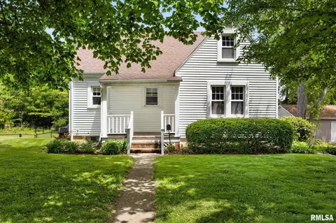 1017 Miller St, Washington, IL 61571