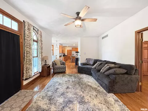 206 Windsor Dr, Germantown Hills, IL 61548 photo 8
