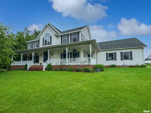 206 Windsor Dr, Germantown Hills, IL 61548