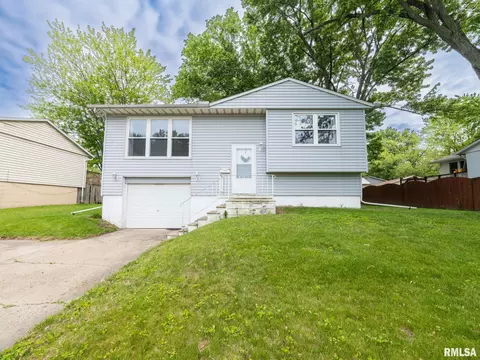 1402 Lincoln Rd, Marquette Heights, IL 61554