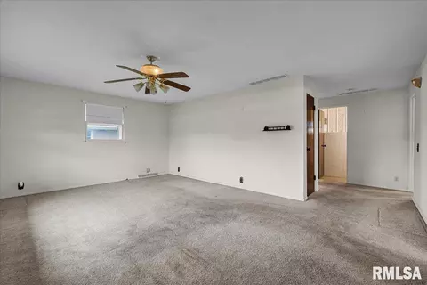 2449 Centennial Dr, Washington, IL 61571 photo 4