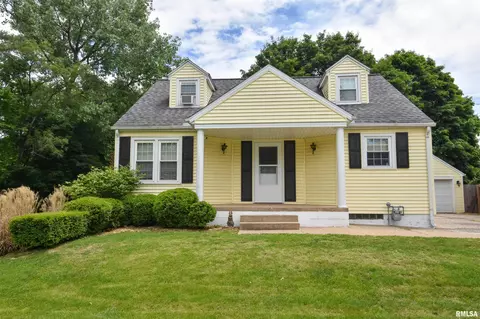 306 William St, East Peoria, IL 61611
