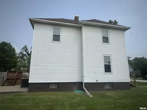 106 Walnut St, Avon, IL 61415 photo 5