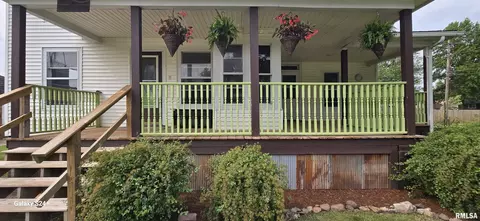 106 Walnut St, Avon, IL 61415 photo 2