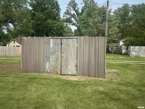 106 Walnut St, Avon, IL 61415 photo 31