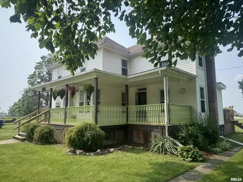 106 Walnut St, Avon, IL 61415 photo 3