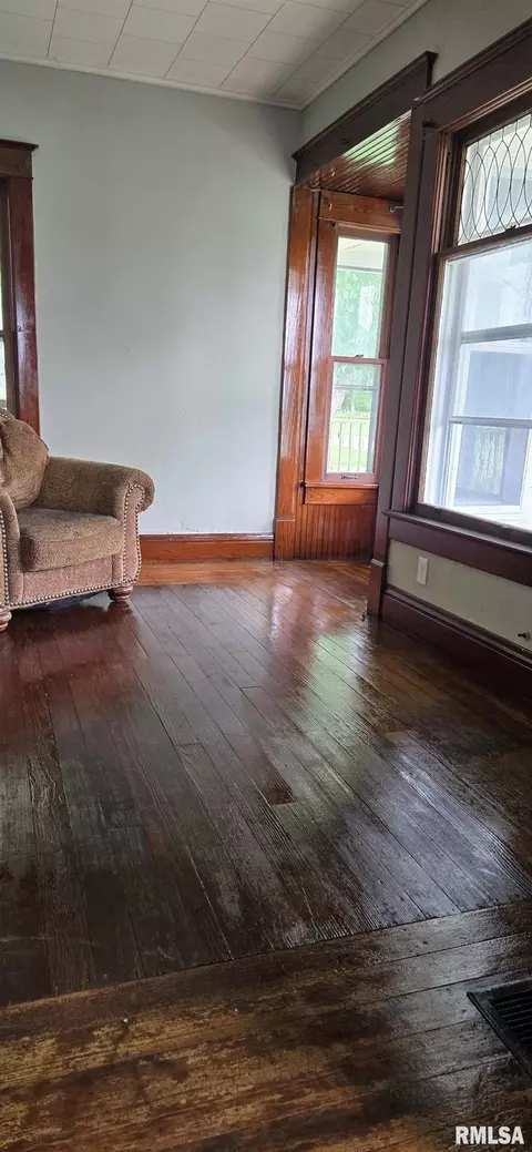 106 Walnut St, Avon, IL 61415 photo 17