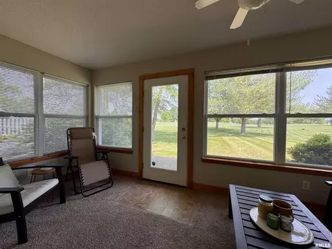 1041 Hawthorn Rdg, Macomb, IL 61455 photo 17