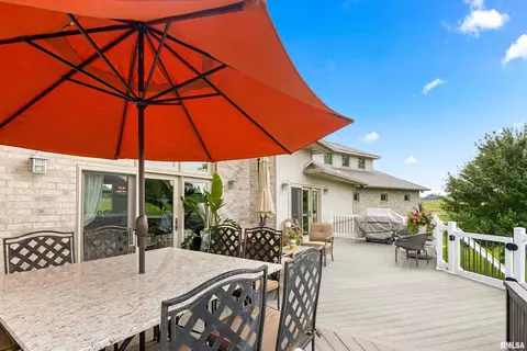 Exterior - 7412 W Pfeiffer Rd, Mapleton, IL 61547 photo 5 of 13