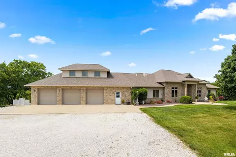 Exterior - 7412 W Pfeiffer Rd, Mapleton, IL 61547 photo 2 of 13