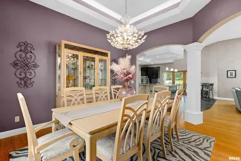 Dining - 7412 W Pfeiffer Rd, Mapleton, IL 61547 photo 3 of 4
