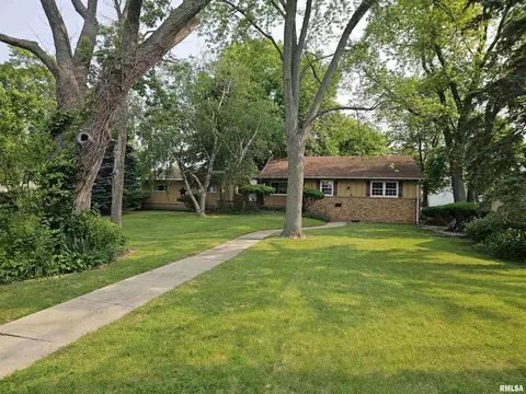 1015 E Highland Ave, Peoria Heights, IL 61616