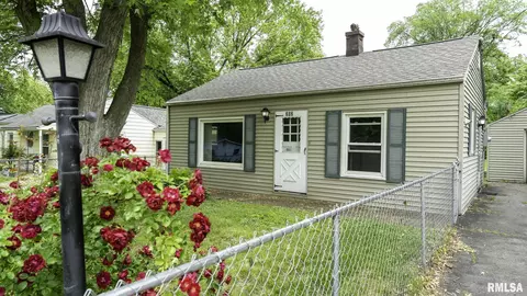 202 Stahl Ave, Washington, IL 61571