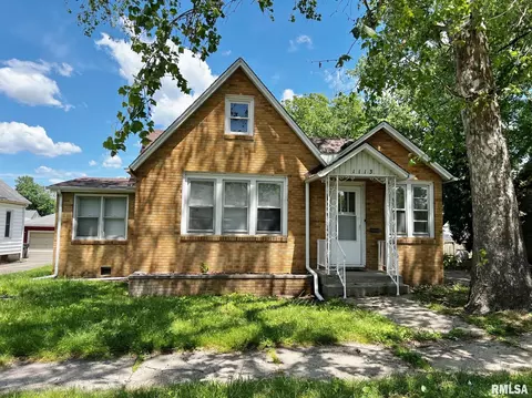 1113 1113 12 Charlotte St, Pekin, IL 61554