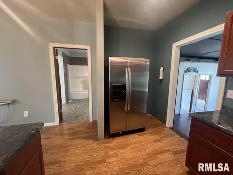 Entry Way - 836 S Johnson St, Macomb, IL 61455 photo 1 of 3
