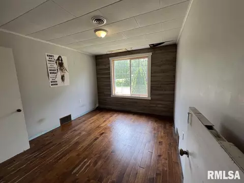 Bedroom - 836 S Johnson St, Macomb, IL 61455 photo 3 of 6