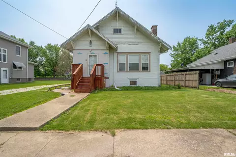 602 W Adams St, Abingdon, IL 61410