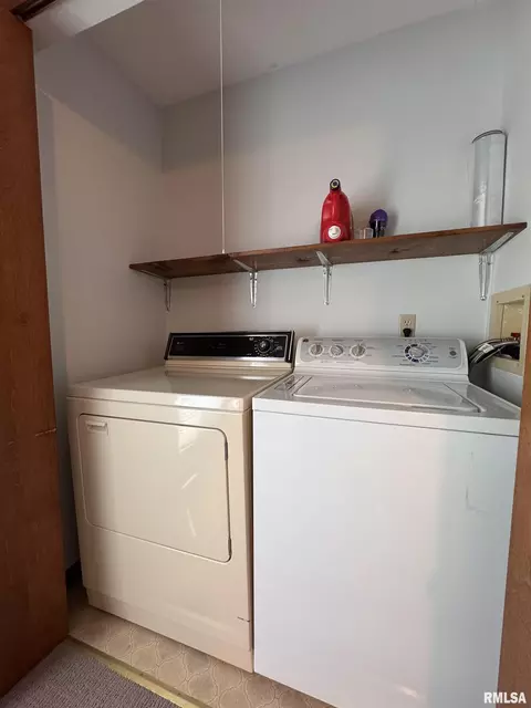 1905 S Madison St, Macomb, IL 61455 photo 9